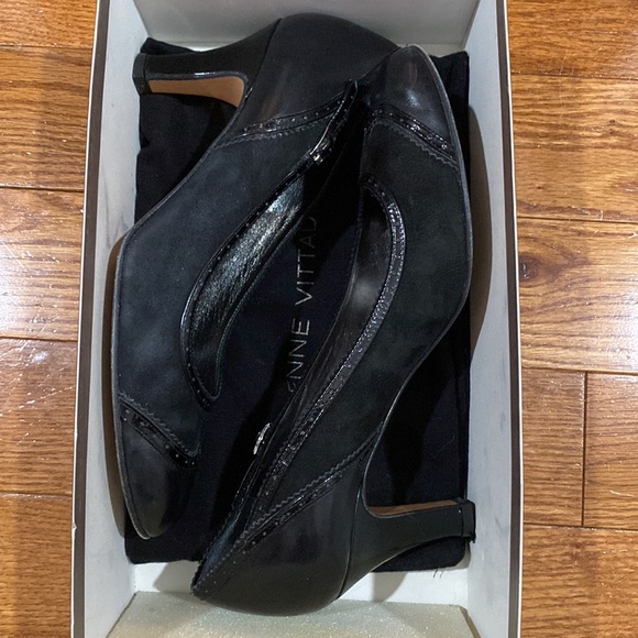 Adrienne Vittadini black leather/patent heels. Size 7.5 - Picture 12 of 13